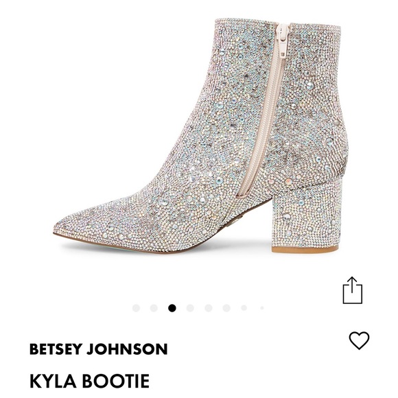 Betsey Johnson Kyla Bootie ✨ - Picture 2 of 8